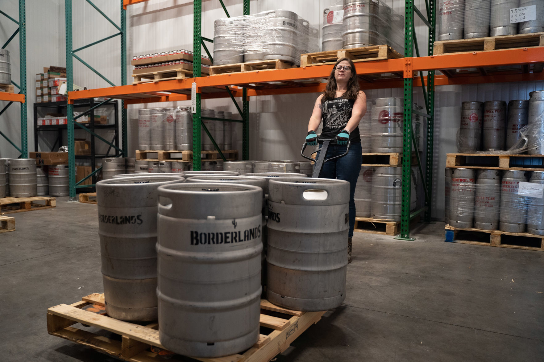 Girls are behind the barrels of a few of Tucson's greatest craft beers | Meals and cooking 4 Borderlands Brewing Co.